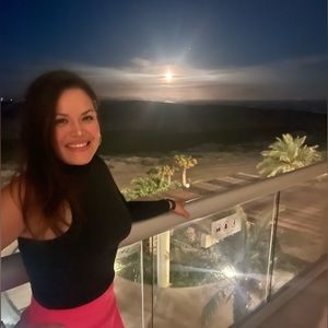 Meet your Posher, Eva